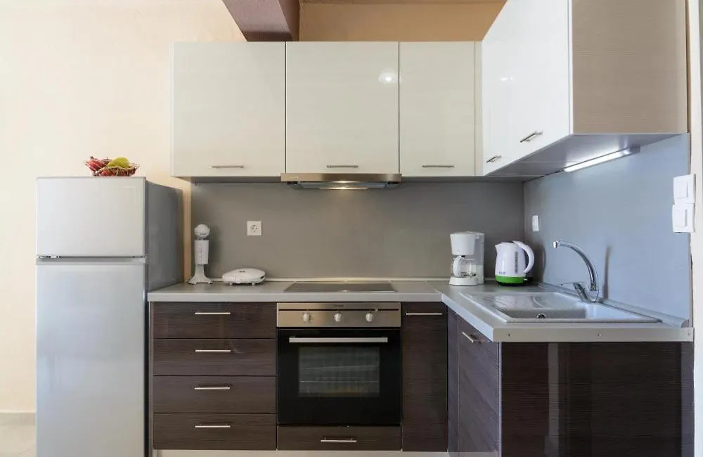 Nico E Marie Apartments & Maison, 70M To Beach, Toroni