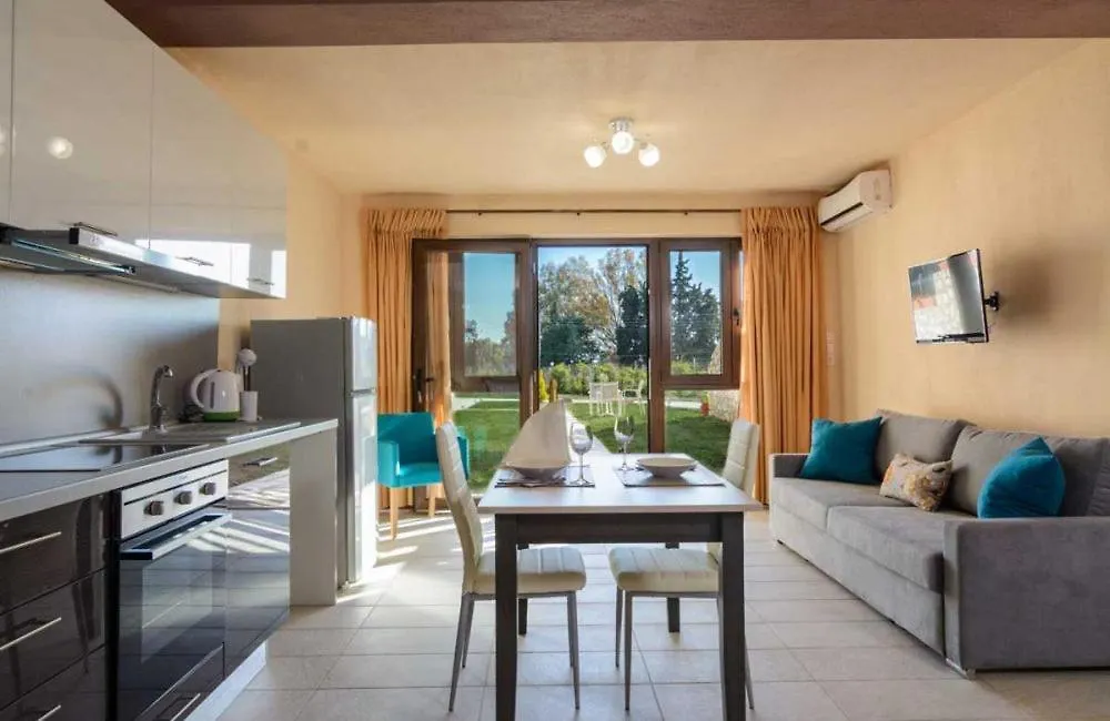 Nico E Marie Apartments & Maison, 70M To Beach, Toroni