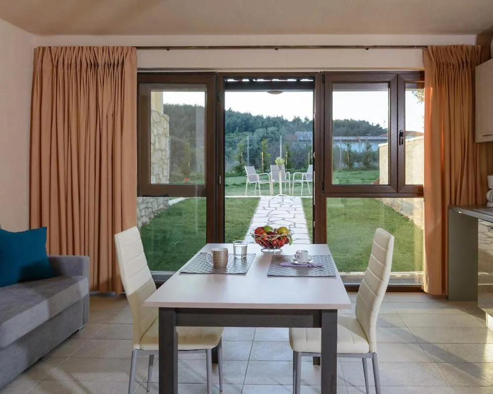 Nico E Marie Apartments & Maison, 70M To Beach, Toroni