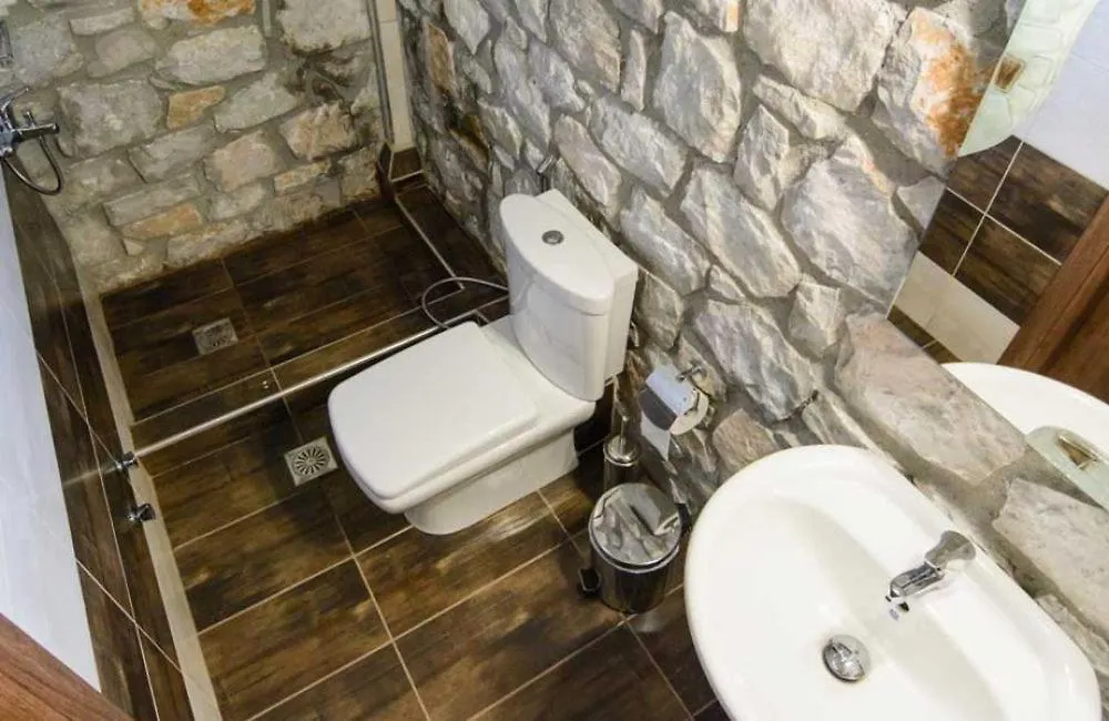 Nico E Marie Apartments & Maison, 70M To Beach, Toroni