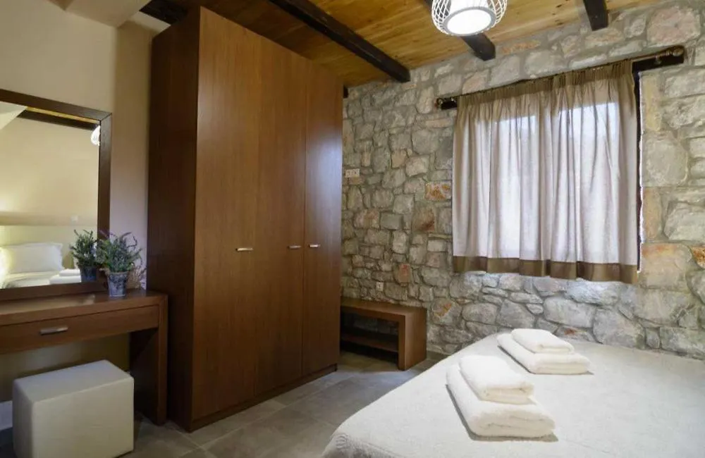 Nico E Marie Apartments & Maison, 70M To Beach, Toroni