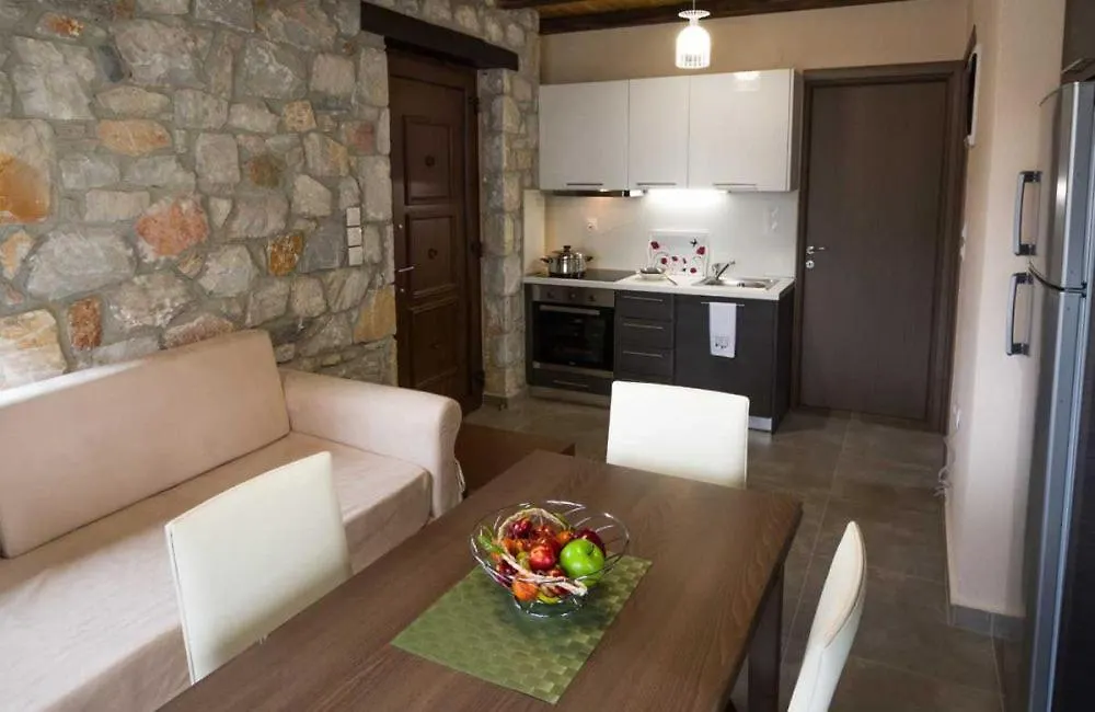 Nico E Marie Apartments & Maison, 70M To Beach, Toroni
