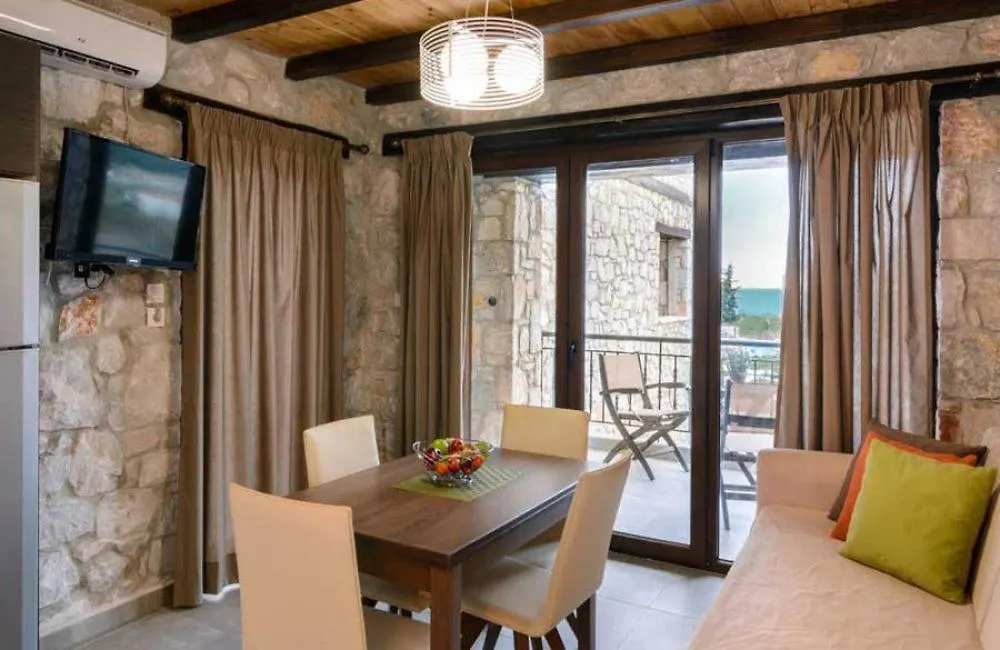 Nico E Marie Apartments & Maison, 70M To Beach, Toroni