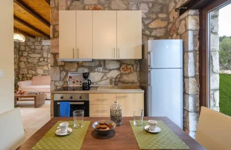 Nico E Marie Apartments & Maison, 70M To Beach, Toroni
