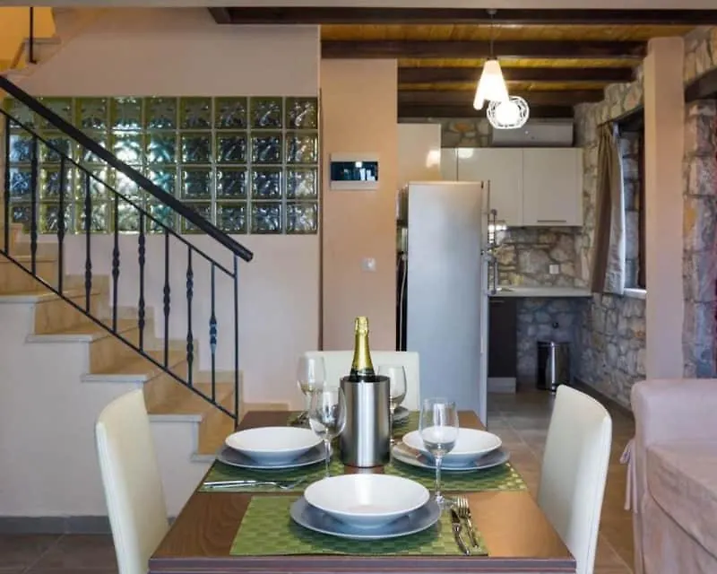 Nico E Marie Apartments & Maison, 70M To Beach, Toroni
